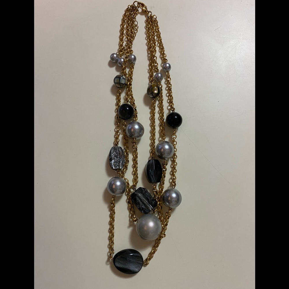 ‼️5/20‼️ three layer goldtone necklace with beads
